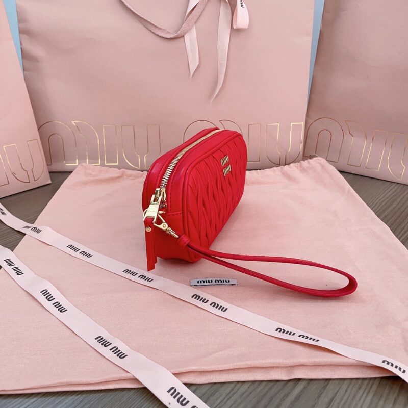 Replica Miu Miu Clutch Red - near-authentic luxury replica handbag