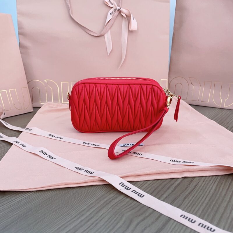 Replica Miu Miu Clutch Red - high-end fake designer purse