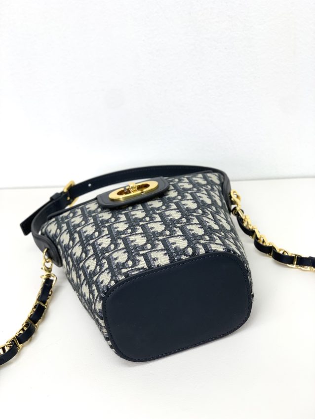 Replica Dior 30 Montaigne Amber Chain - high-quality designer bag clone
