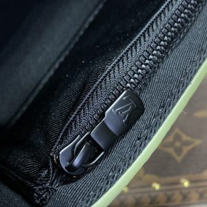 Replica Louis Vuitton Steamer Wearable Wallet - premium 1:1 fake handbag model