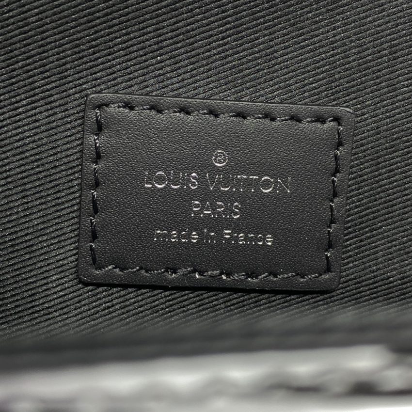 Replica Louis Vuitton Steamer Wearable Wallet II - high-quality designer bag clone