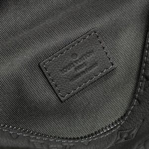 Replica Louis Vuitton Bumbag Discovery Black Canvas - near-authentic luxury replica handbag