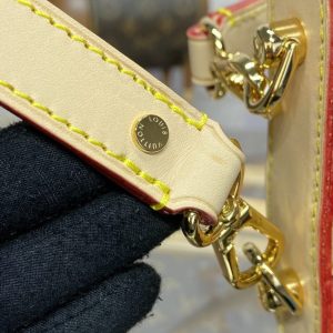 Replica Louis Vuitton Duffle Bag - premium 1:1 fake handbag model