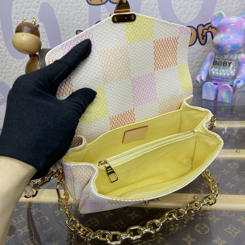 Replica Louis Vuitton Pochette Metis East West Pink Grid - high-end fake designer purse