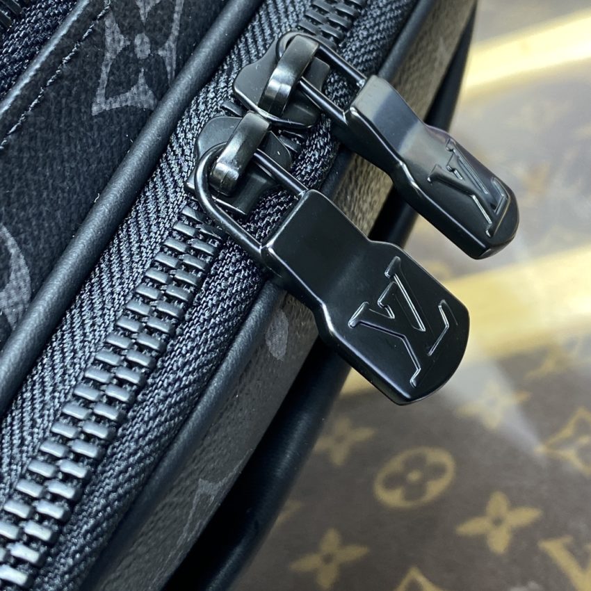 Replica Louis Vuitton Alpha Messenger Black Canvas - ultra-realistic fake designer tote