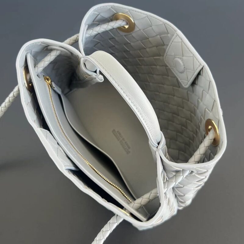 Replica Bottega Veneta Andiamo - high-quality designer bag clone
