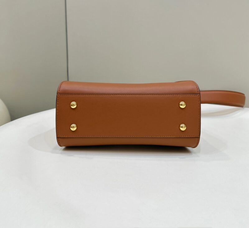 Replica Fendi Peekaboo Medium Brown - premium-grade designer purse dupe