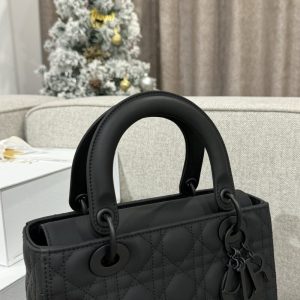 Replica Lady Dior Medium Ultramatte Black - 1:1 designer replica handbag