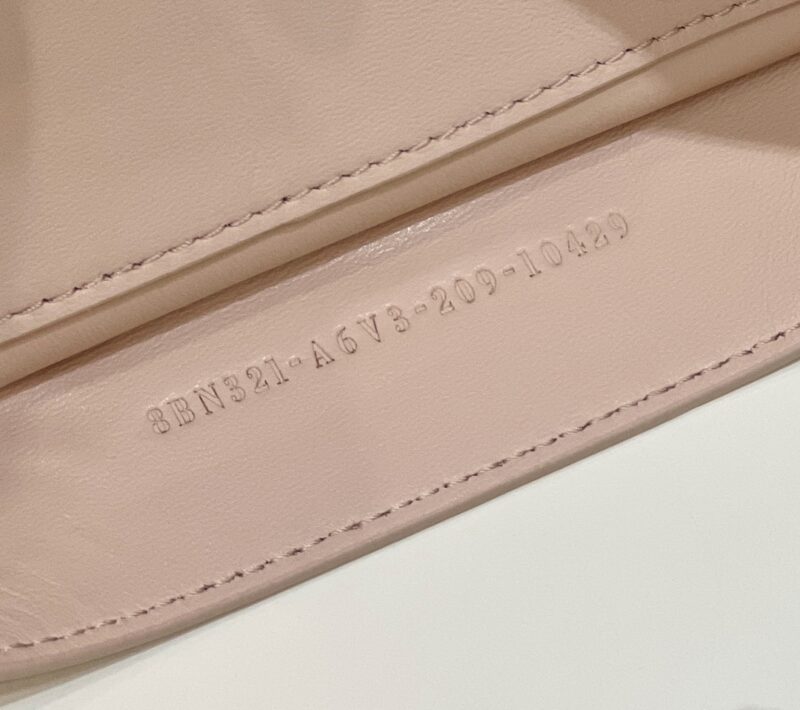 Replica Fendi Peekaboo Medium Black - near-authentic luxury replica handbag