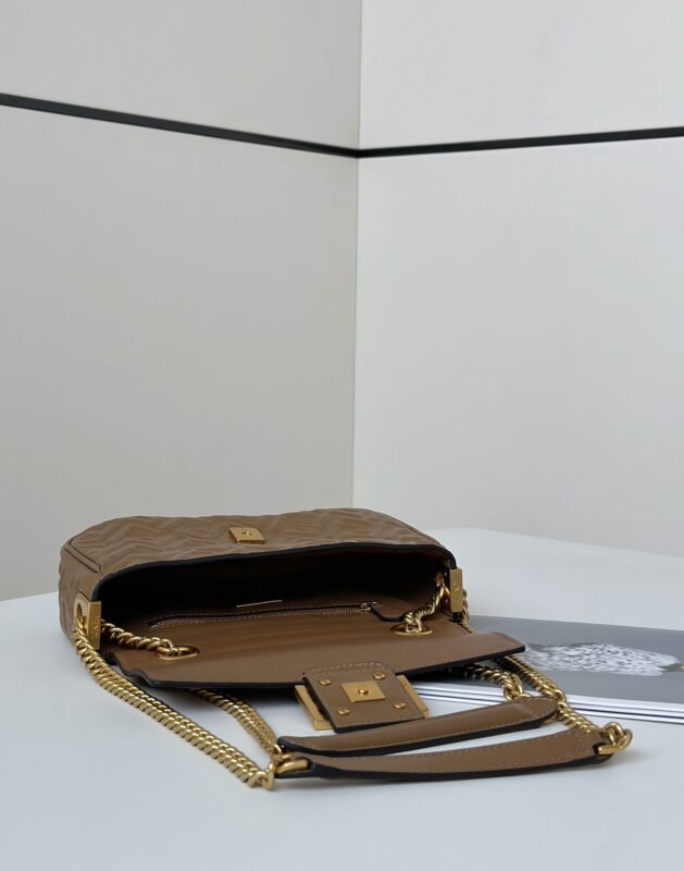 Replica Fendi Baguette Sliding Chain Brown - ultra-realistic fake designer tote