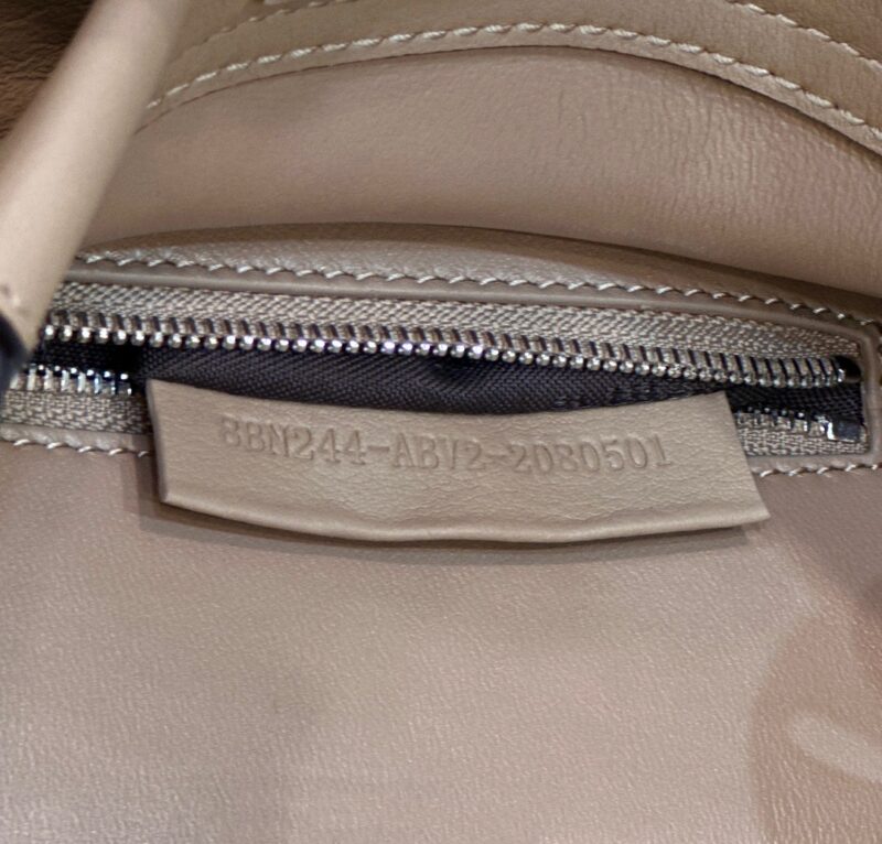 Replica Fendi Peekaboo Small Beige - realistic designer-inspired fake bag