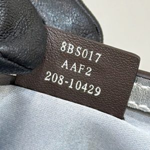 Replica Fendi Baguette Silver Diamond - realistic designer-inspired fake bag