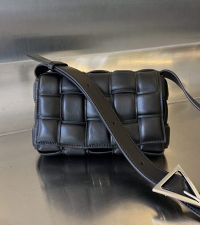 Replica Bottega Veneta Cassette 2022 - high-quality designer bag clone