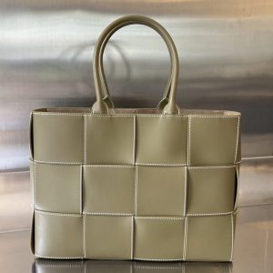 Replica Bottega Veneta Arco Tote - premium-grade designer purse dupe