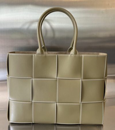 Replica Bottega Veneta Arco Tote - premium-grade designer purse dupe