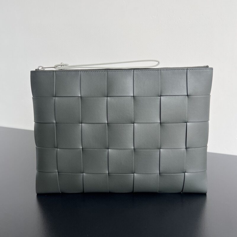 Replica Bottega Veneta Clutch 2.0 - premium-grade designer purse dupe