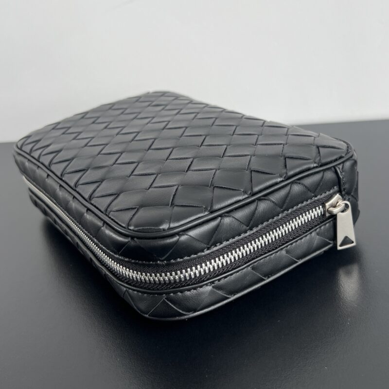 Replica Bottega Veneta Clutch Large - authentic-look luxury purse replica