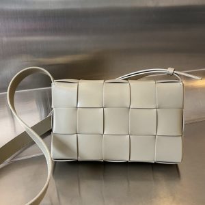 Replica Bottega Veneta Cassette 2.0 Beige - top-tier luxury replica shoulder bag