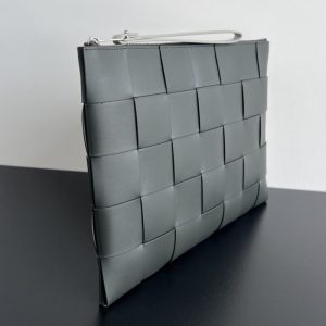 Replica Bottega Veneta Clutch 2.0 - best-selling designer handbag dupe