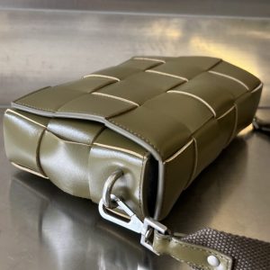 Replica Bottega Veneta Cassette With Versatile Strap - premium-grade designer purse dupe