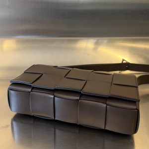 Replica Bottega Veneta Cassette 2.0 Dark Brown - high-accuracy replica luxury purse