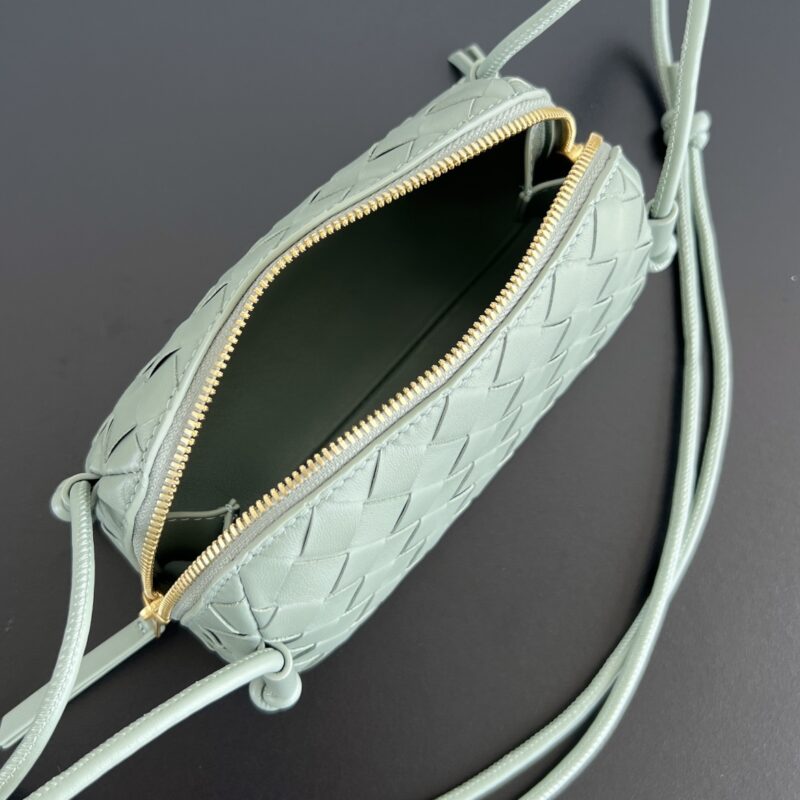 Replica Bottega Veneta Concert Pouch - high-quality designer bag clone