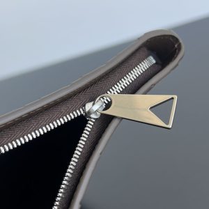 Replica Bottega Veneta Half Zip Clutch - best-selling designer handbag dupe