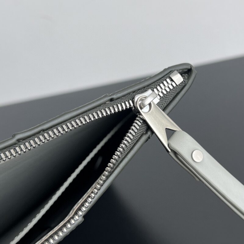 Replica Bottega Veneta Clutch 2.0 - high-accuracy replica luxury purse