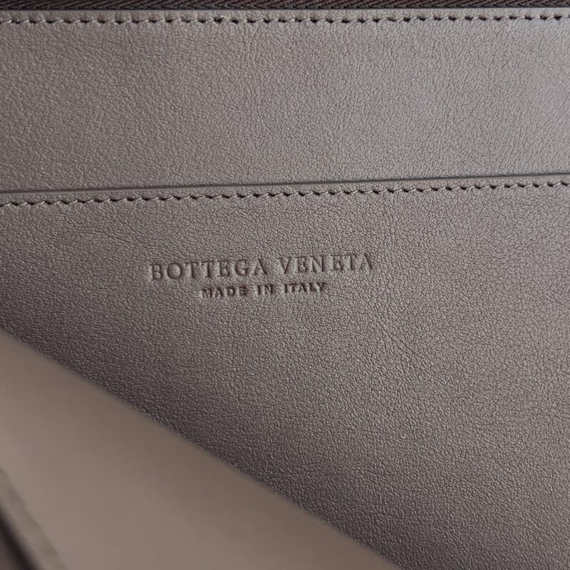 Replica Bottega Veneta Half Zip Clutch - premium-grade designer purse dupe