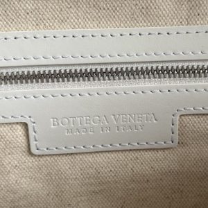 Replica Bottega Veneta Loop Camera Bag - top-tier luxury replica shoulder bag