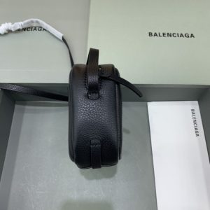 Replica Balenciaga Camera Bag - ultra-realistic fake designer tote