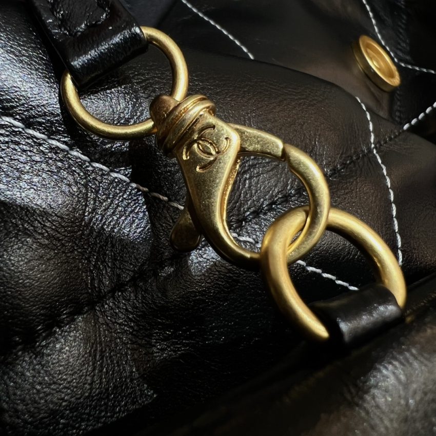 Replica CHANEL 22 Small Handbag Black - ultra-realistic fake designer tote