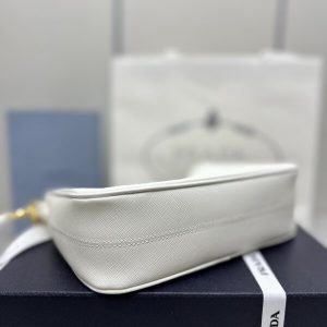 Replica Prada Re-Edition White 2005 - realistic designer-inspired fake bag