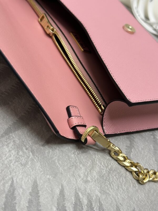 Replica Prada Saffiano Pink Small Envelope - ultra-realistic fake designer tote
