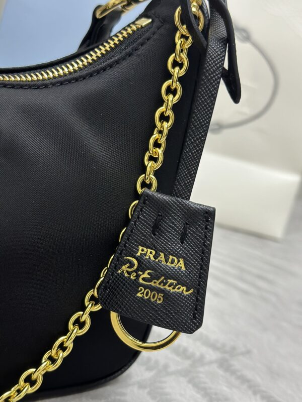 Replica Prada Re-Edition Nylon 2005 Black - authentic-look luxury purse replica