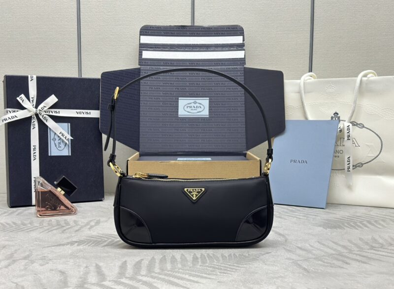 Replica Prada Re-Edition 2002 Nylon - ultra-realistic fake designer tote