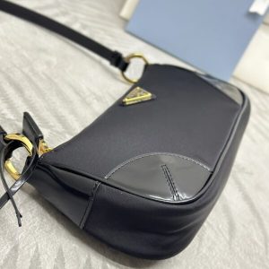 Replica Prada Re-Edition 2002 Nylon - near-authentic luxury replica handbag