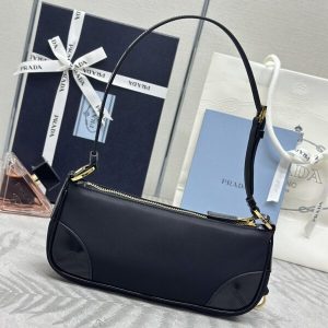Replica Prada Re-Edition 2002 Nylon - high-quality designer bag clone