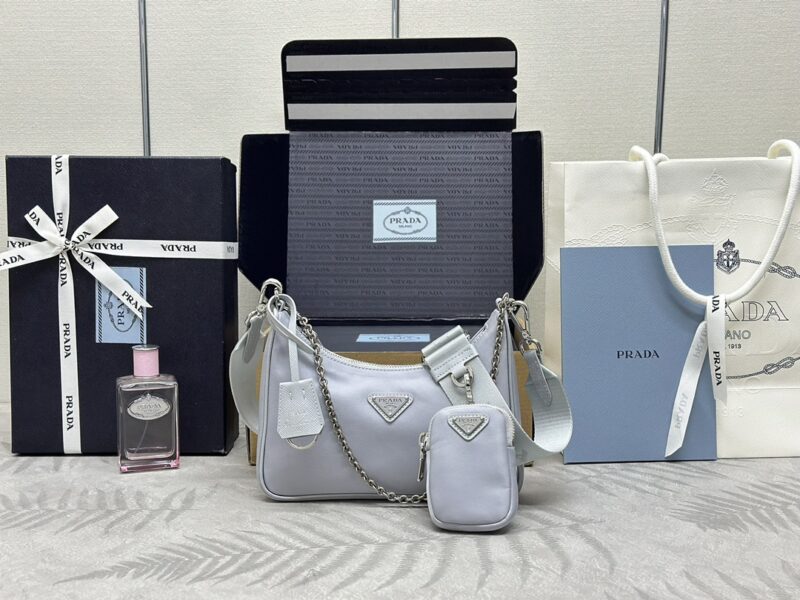 Replica Prada Re-Edition Nylon 2005 Blue - top-tier luxury replica shoulder bag