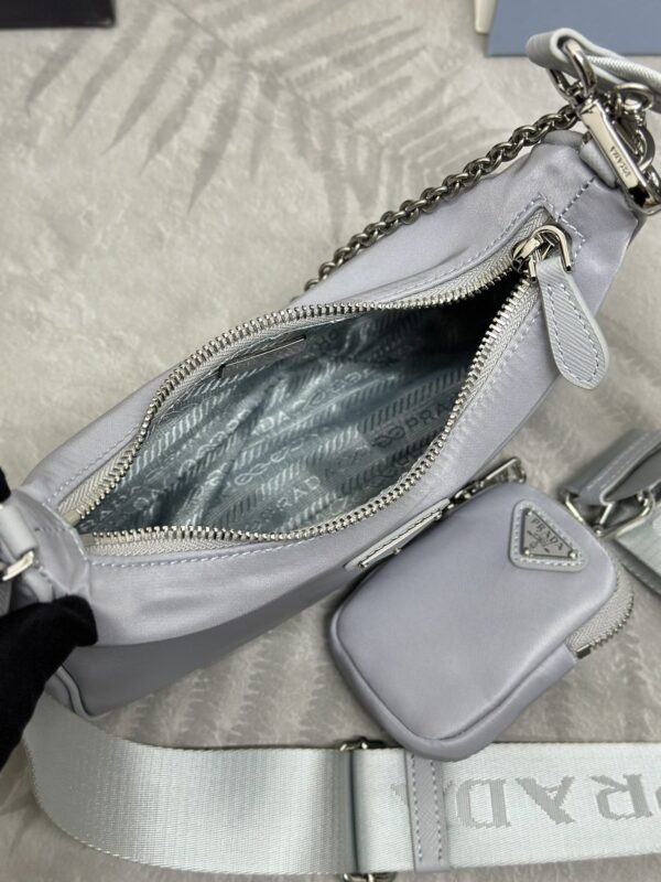 Replica Prada Re-Edition Nylon 2005 Blue - premium-grade designer purse dupe