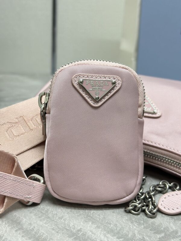 Replica Prada Re-Edition Nylon 2005 Pink - premium-grade designer purse dupe