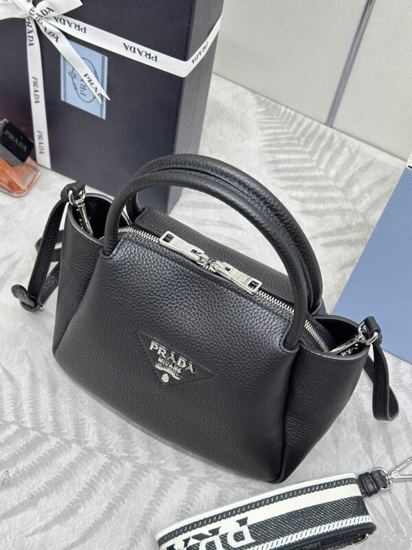Replica Prada Small Leather Handbag - 1:1 designer replica handbag