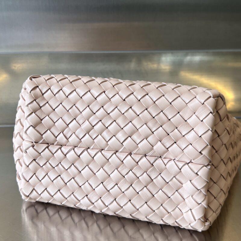 Replica Bottega Veneta Cabat Tote - ultra-realistic fake designer tote
