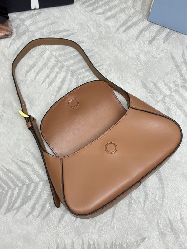 Replica Prada Small Shoulder Bag Caramel - authentic-look luxury purse replica