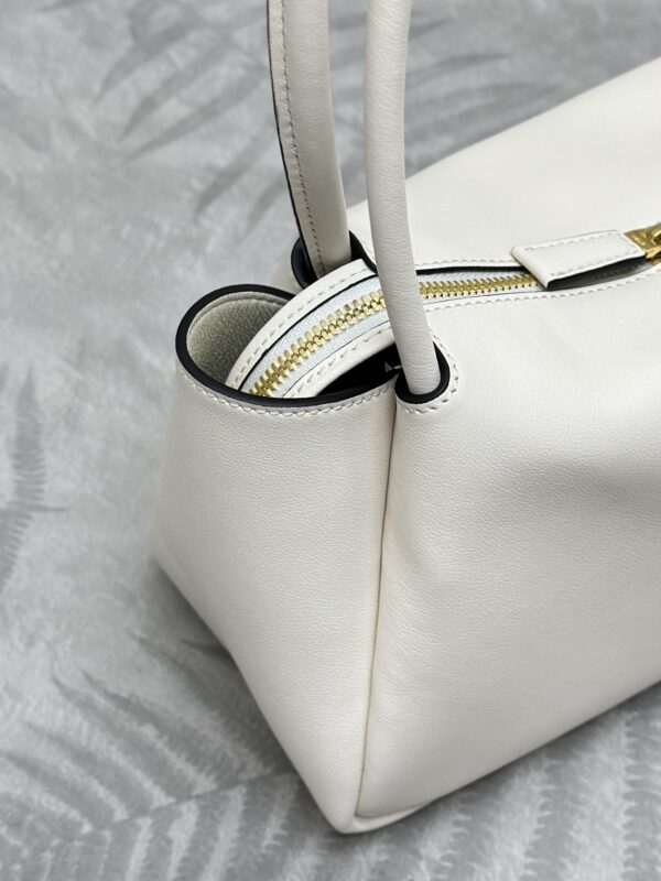 Replica Prada Medium White Shoulder Bag - top-tier luxury replica shoulder bag