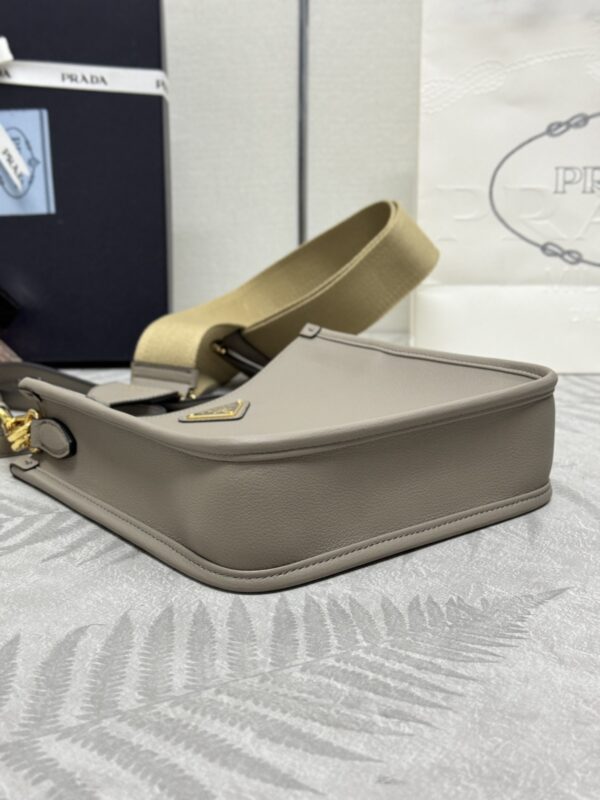 Replica Prada Saffiano Small Tote Beige - realistic designer-inspired fake bag