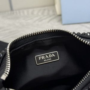Replica Prada Re-Edition 2005 Diamond Black - high-end fake designer purse