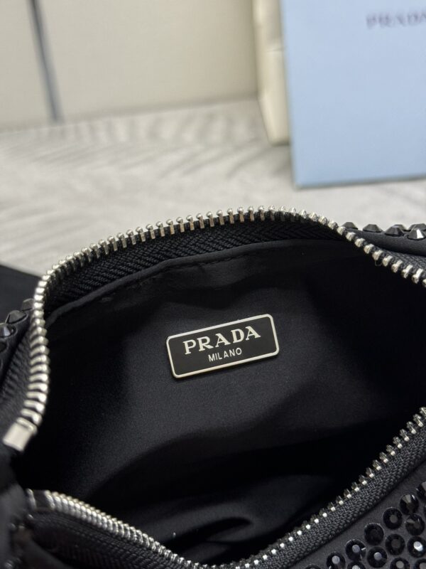 Replica Prada Re-Edition 2005 Diamond Black - high-end fake designer purse