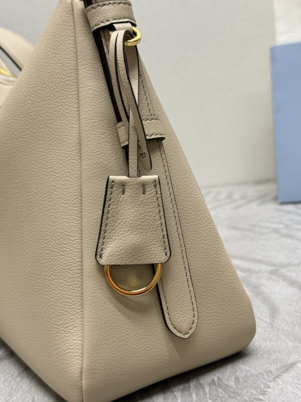 Replica Prada Prada Aimée Large Milk Tea - ultra-realistic fake designer tote