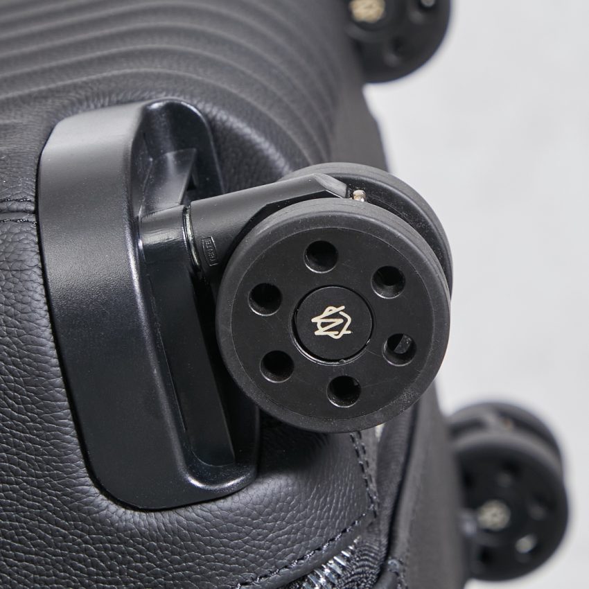 Replica Rimowa Distinct Leather Suitcase - authentic-look luxury purse replica